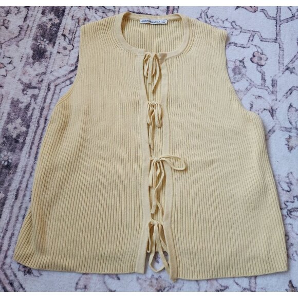 Abercrombie & Fitch Tops - Abercrombie & Fitch Women's Sz. S Yellow Sleeveless Tie Front Vest